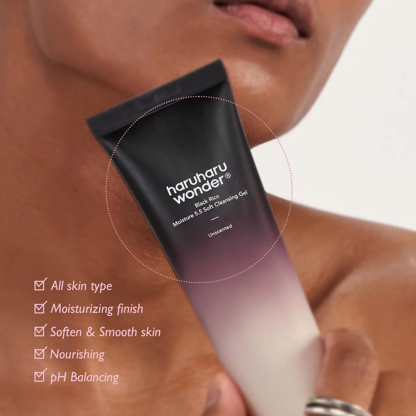 Haruharu Wonder Black Rice Moisture 5.5 Soft Cleansing Gel